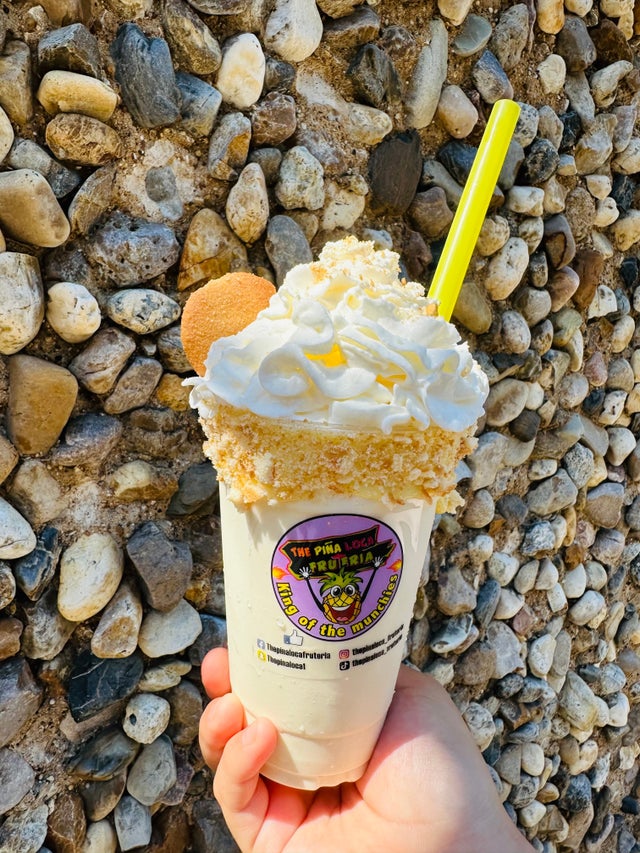 TASTY SWEETS | The pina loca fruteria